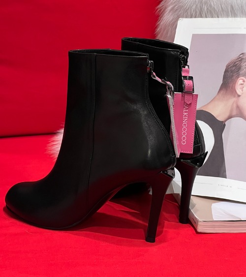 tag ankle boot heel